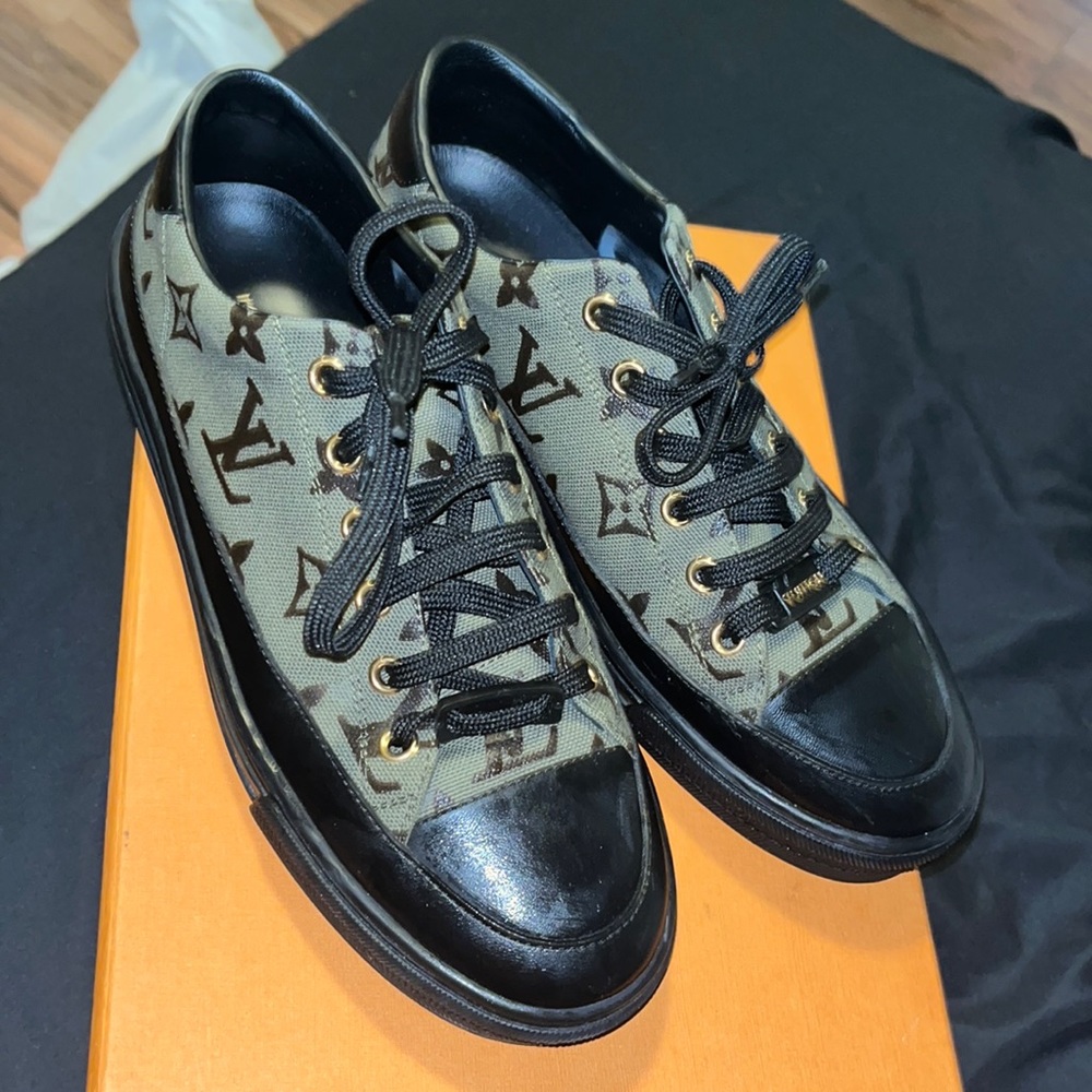 Lv Authentic - image 1